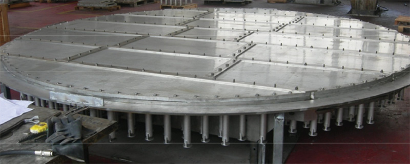 5. BOTTOM DISTRIBUTOR TRAY AND SUPPORT BEAMS FOR UPFLOW REACTOR